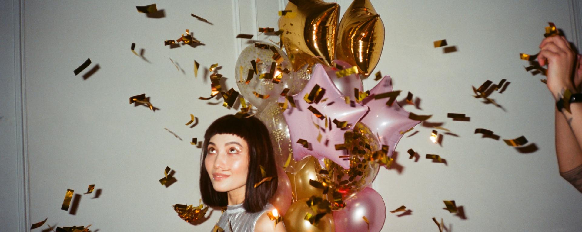 How to have a classic party look